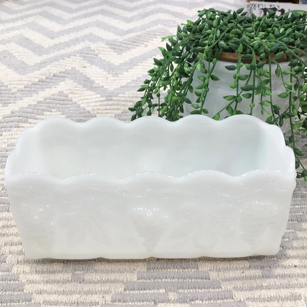 Fire King planter - Picture 1 of 8